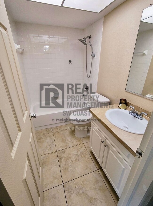 Building Photo - 12471 McGregor Blvd