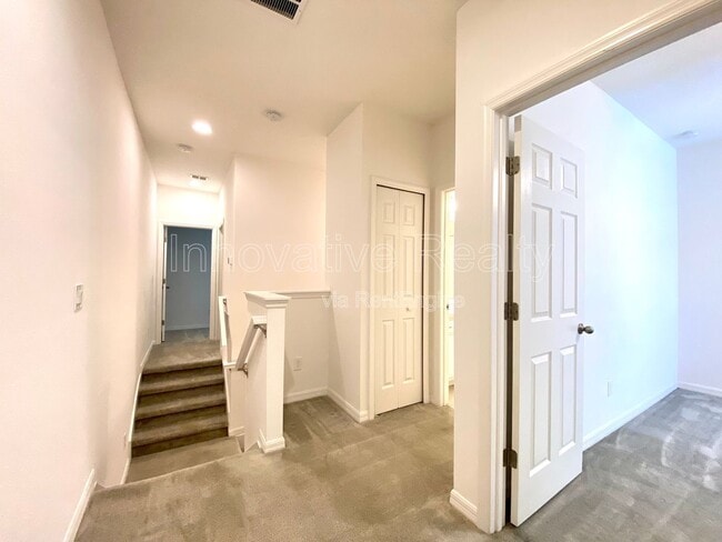 Building Photo - 6898 Tussilago Way