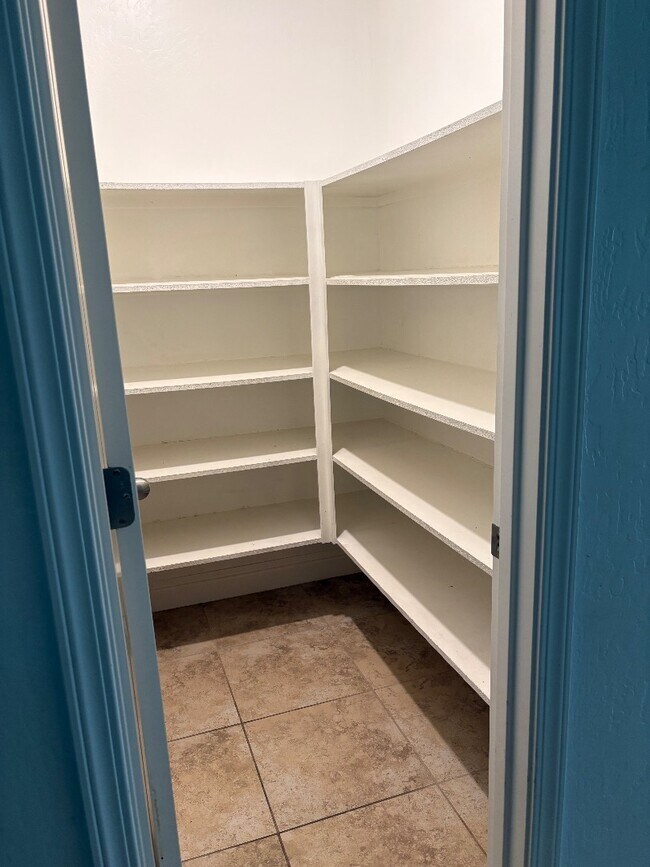 Building Photo - 3806 N Alamos Ave