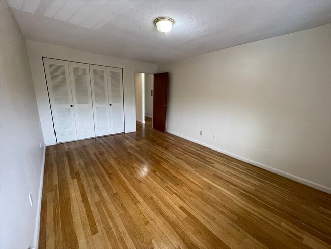 Building Photo - 50 Green 405 Grn