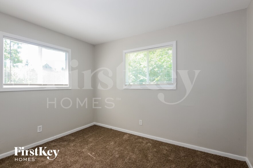 Building Photo - 6304 Zionsville Rd