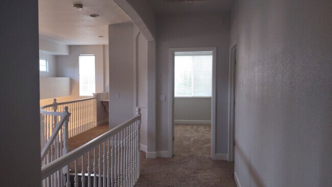 Building Photo - 6121 Lockridge Dr