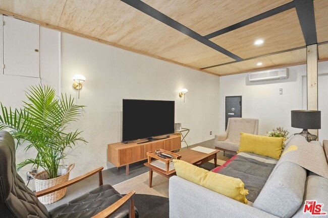 Building Photo - 21549 Summit Trail