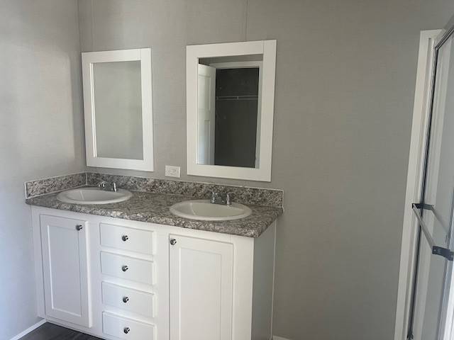 Building Photo - 1800 E Graves Ave