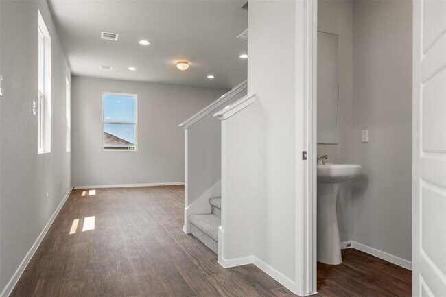Building Photo - 187 Haywood Mnr