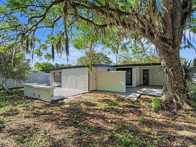 Building Photo - 7708 Maryland Ave