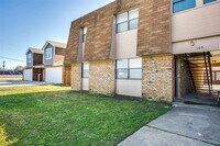 Building Photo - 105 Peach St