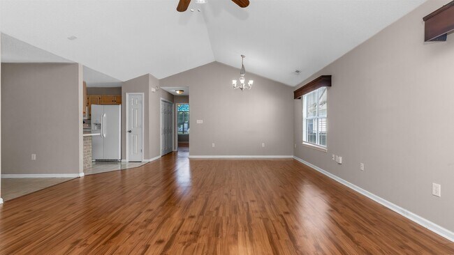 Building Photo - 112 Dusty Trail Ln
