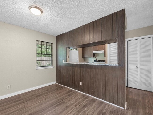 Building Photo - 5634 Birchmont Dr