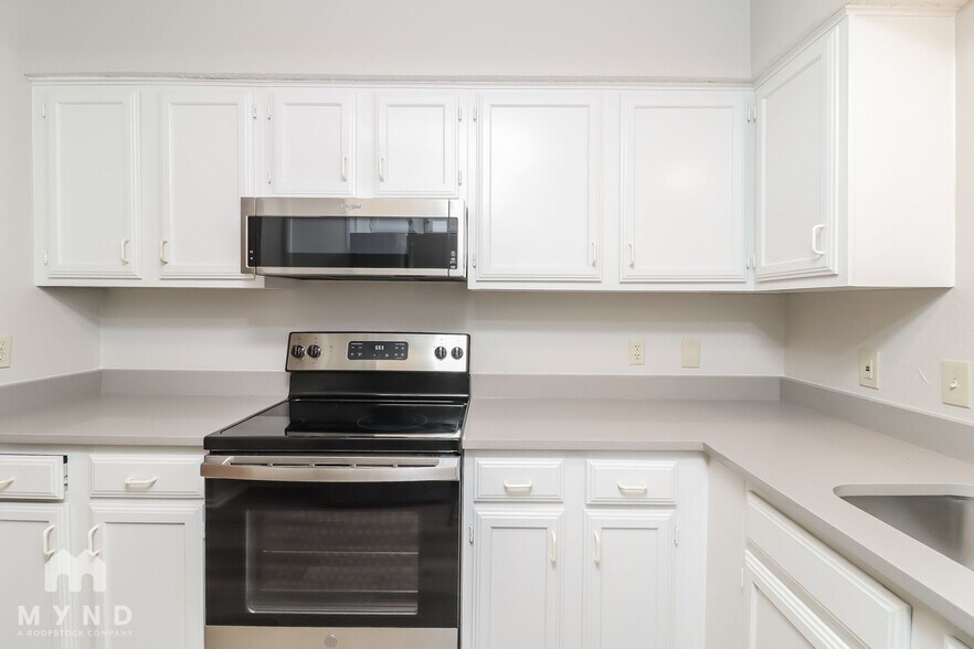 Building Photo - 4303 Gentle Springs Dr