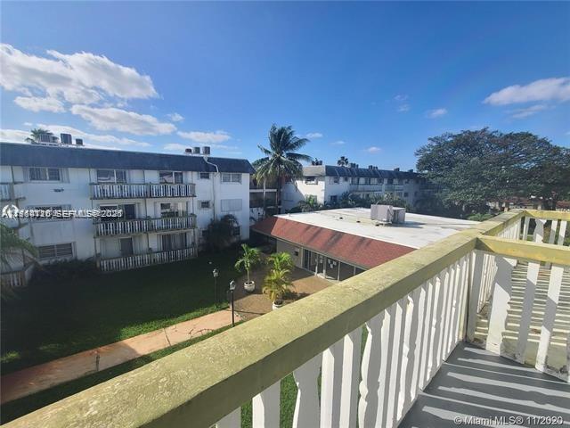 Building Photo - 15225 NE 6th Ave