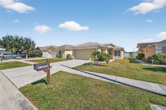 Building Photo - 11812 Lynmoor Dr