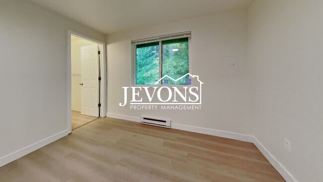 Building Photo - 2076 E 56th St