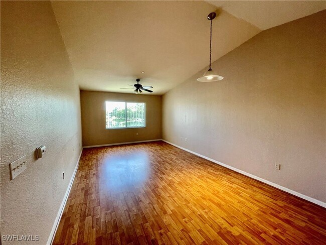 Building Photo - 8274 Key Royal Cir