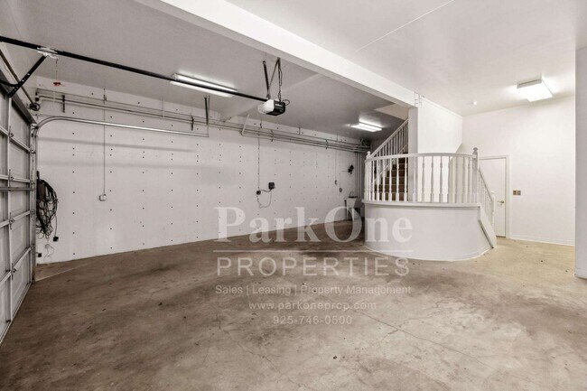 Building Photo - Short term, furnished possible for this magnificent home.