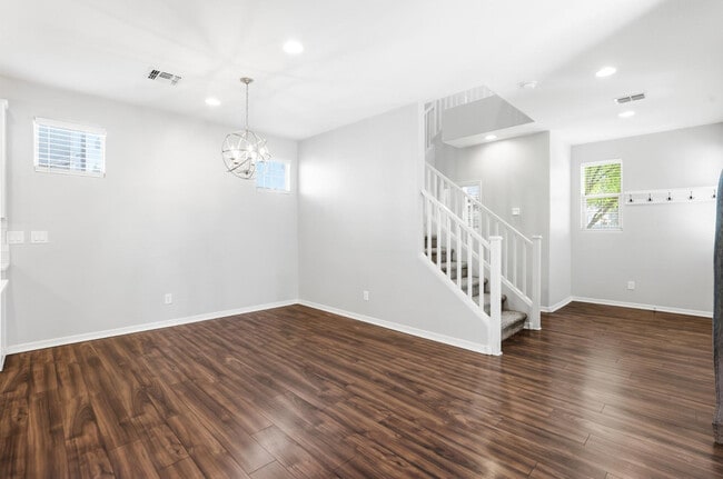 Building Photo - 2263 S Henry Ln