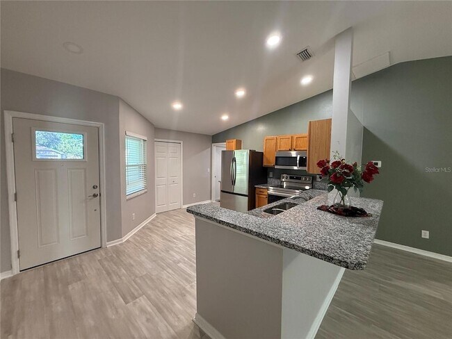 Building Photo - 501 Benton Dr