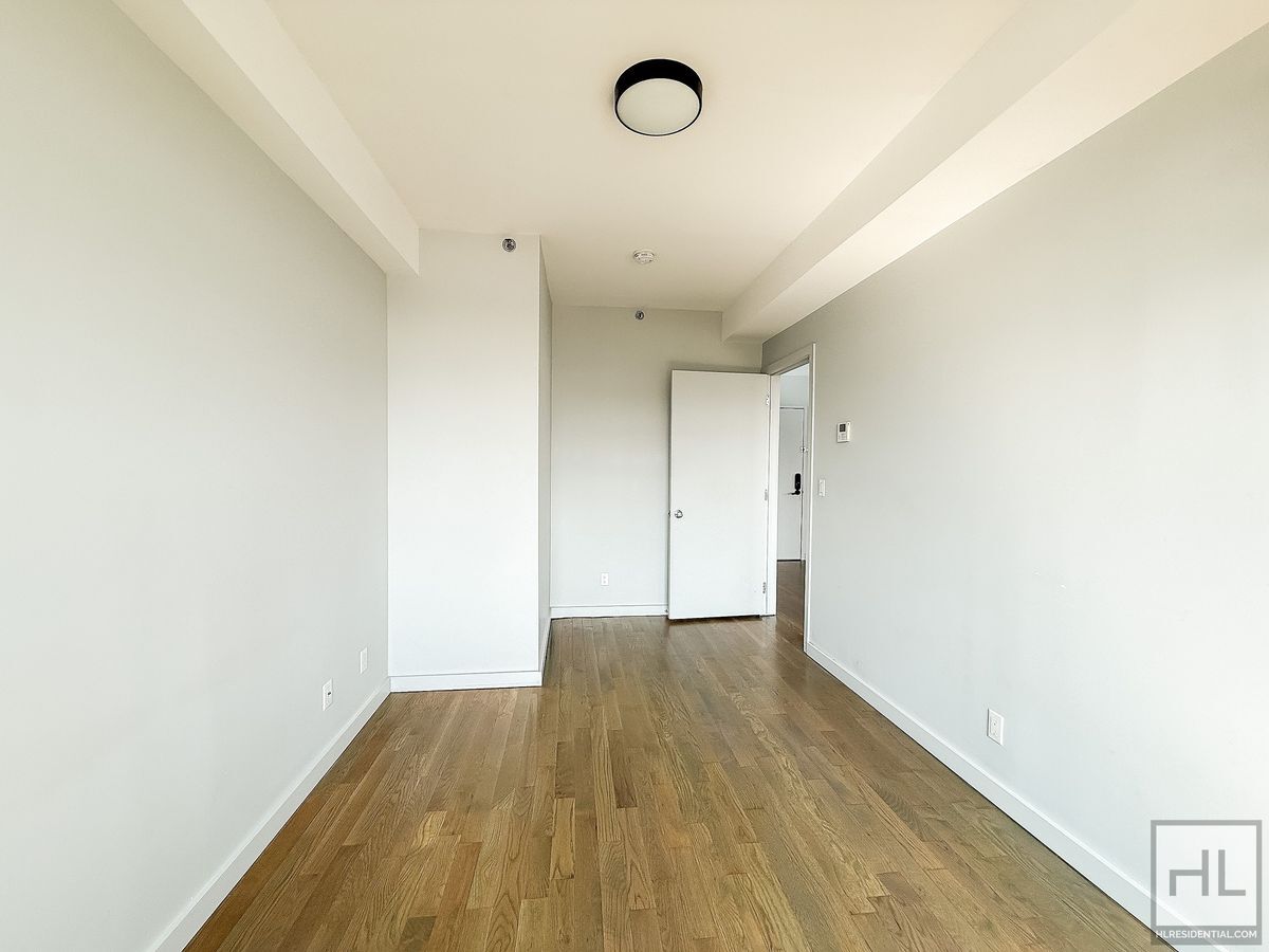 Building Photo - Bushwick Avenue / Spacious 2-Bed 1-Bath / ...