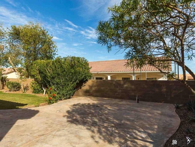 Building Photo - 10392 E 39th Pl