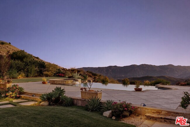 Building Photo - 25420 Prado De Azul