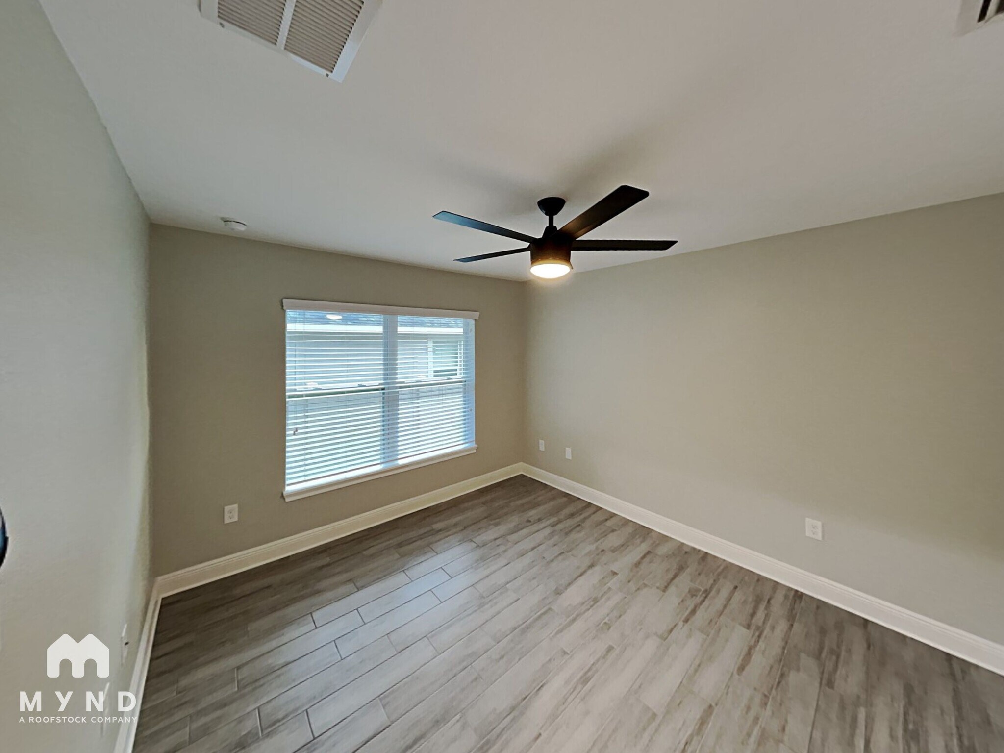 Building Photo - 12733 N Ola Ave