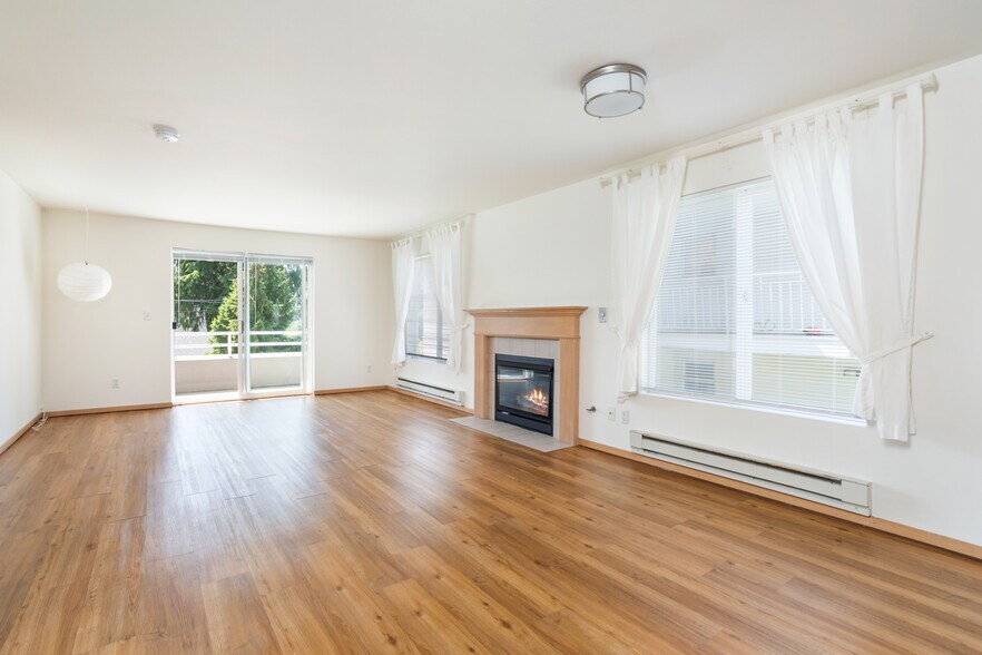 Building Photo - 6015 California Ave SW