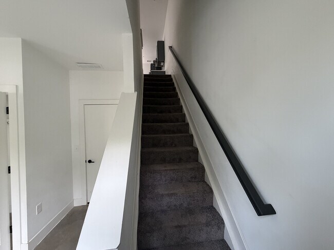 Building Photo - 355 Loeffler Ave