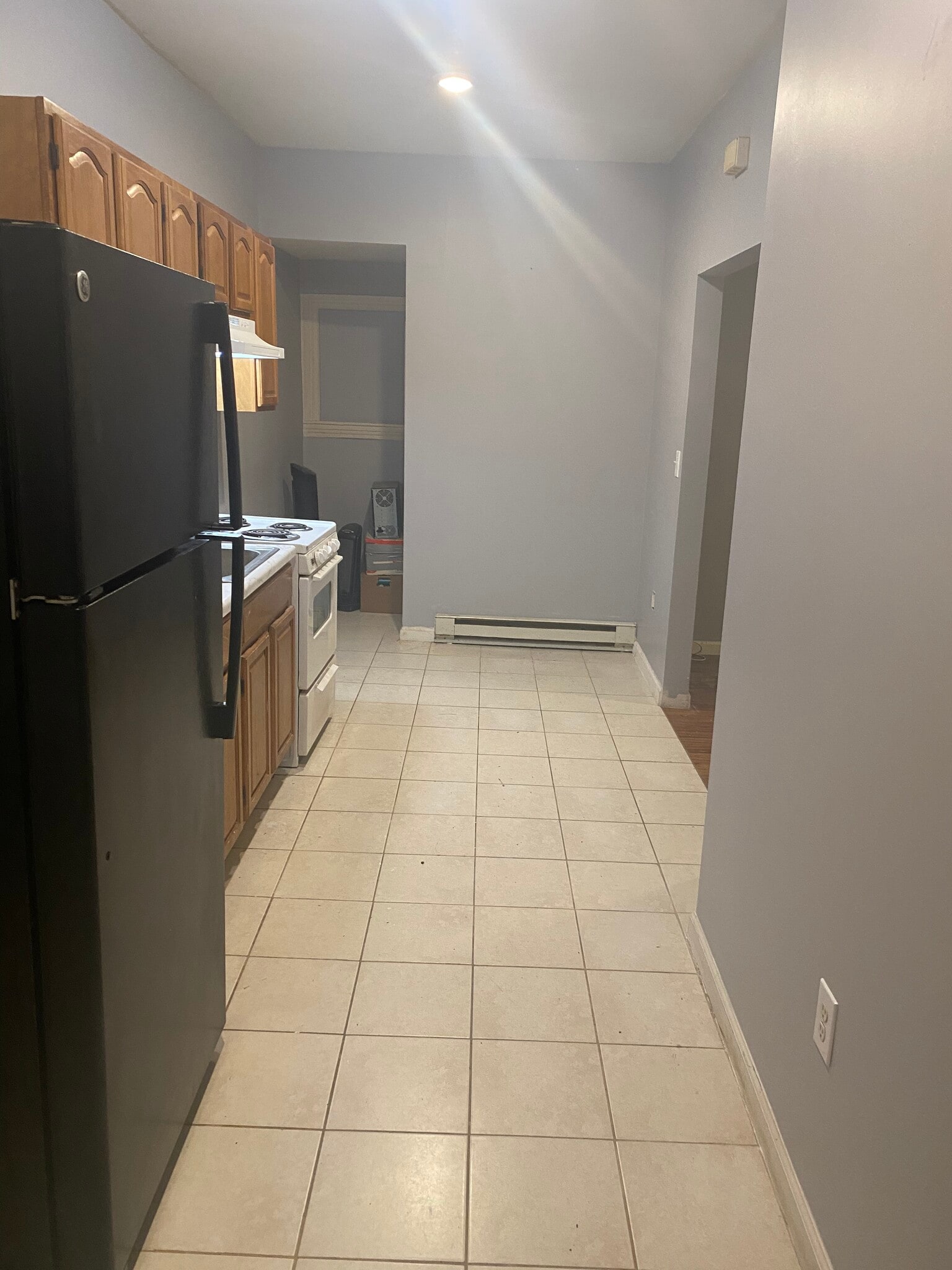 Building Photo - 564 King St