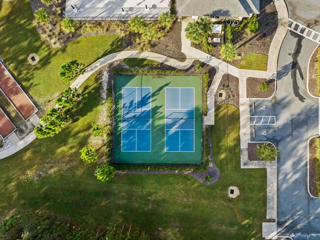 Building Photo - Beautiful Single Family Home in the Cascad...