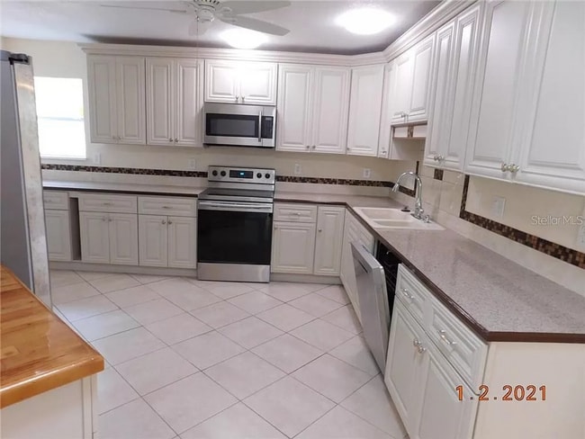 Building Photo - Charming 3-Bedroom Home with Modern Upgrades and Bay Views