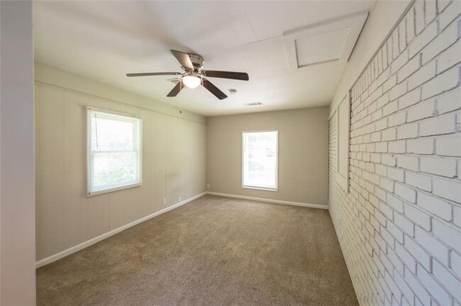 Building Photo - 2061 Mulkey Rd SW