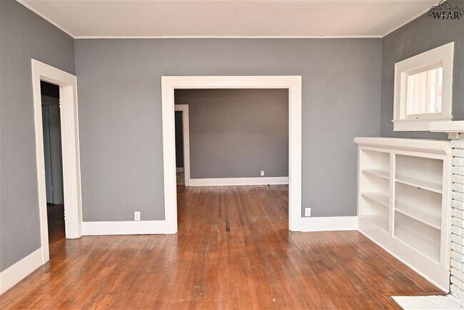 Building Photo - 1705 Pearl Ave