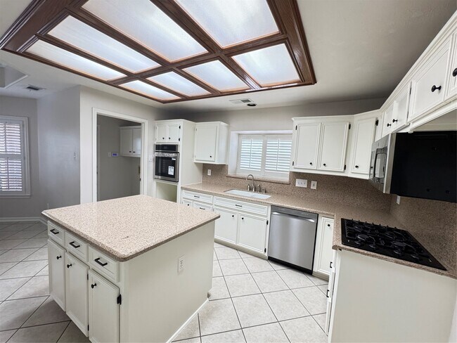 Building Photo - 6926 Hearthside Dr