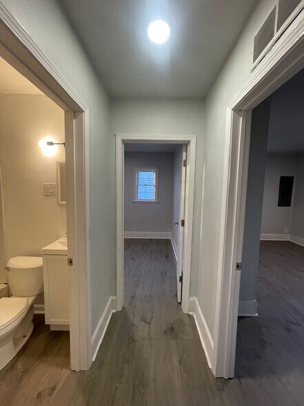 Building Photo - 118 Bermuda Ave