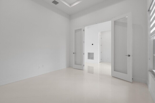 Building Photo - 9019 SW Terzi Wy