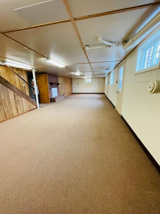 Building Photo - Home for Rent in Dayton