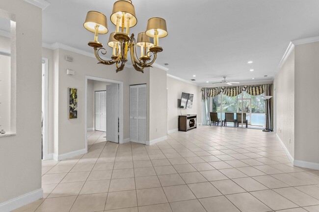 Building Photo - 6576 Villa Sonrisa Dr