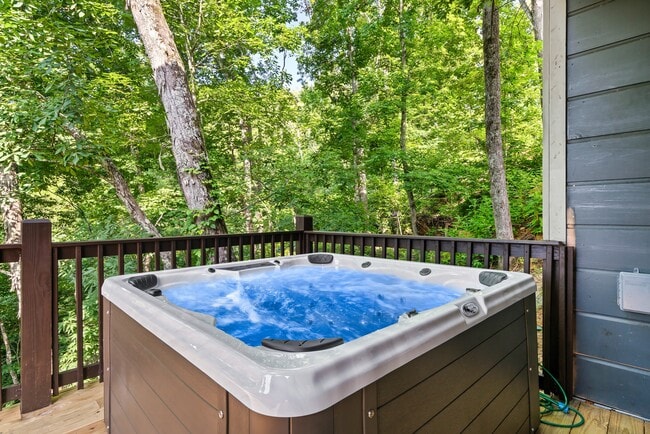 Building Photo - 2127 Eagle Feather Dr