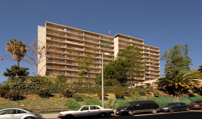 Building Photo - 450 S Grand View St