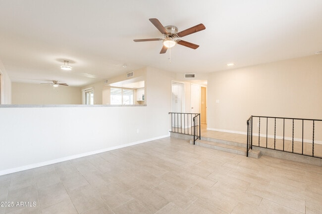Building Photo - 3422 E Altadena Ave