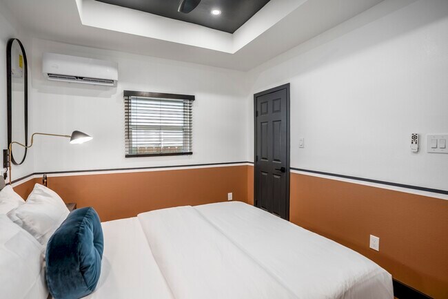 Building Photo - 5512 Texas St