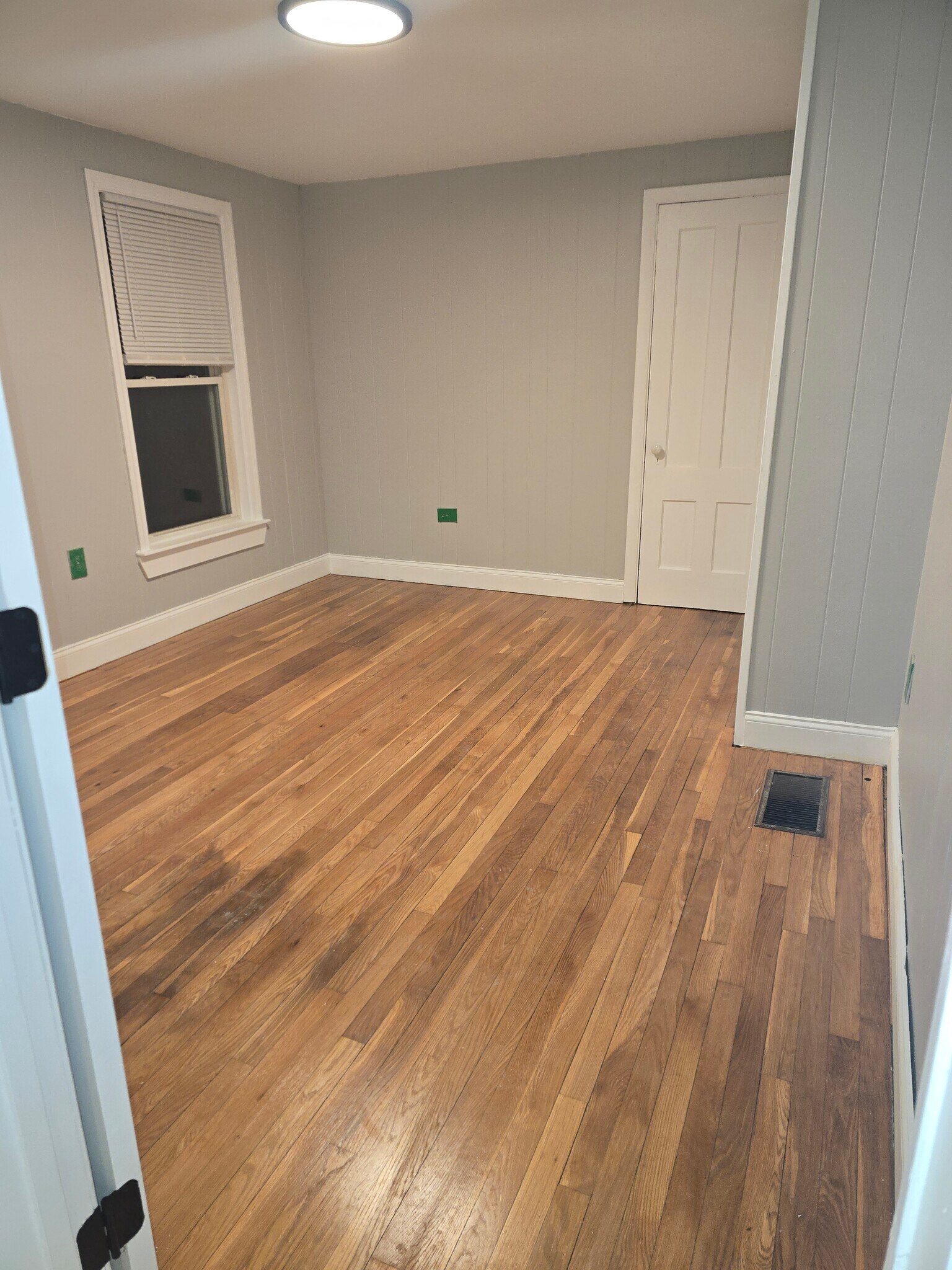 Second bathroom - 347 Pearl St