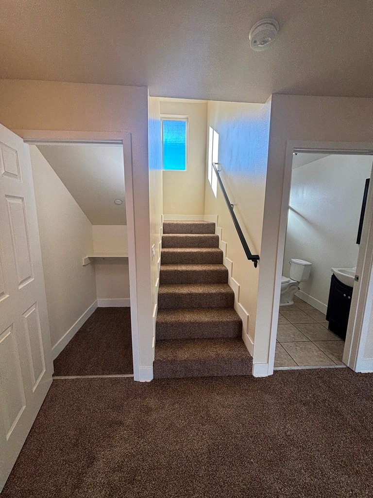 Building Photo - 335 E 69th St