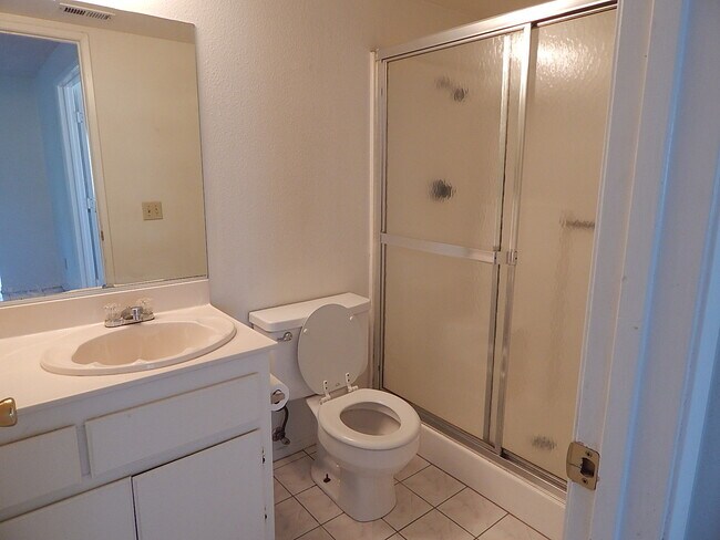 Building Photo - 20410 Mesa Oak Dr