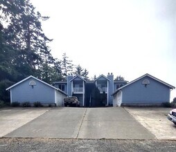 Building Photo - Ground Floor 2 BR 2BA with Storage & w/d