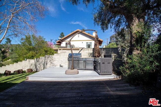 Building Photo - 11619 Lerdo Ave