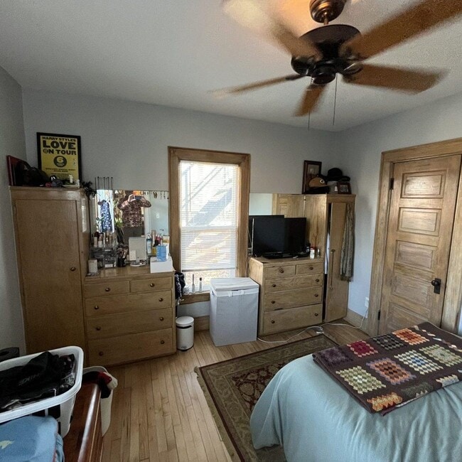 Building Photo - 2434 Sommers Ave