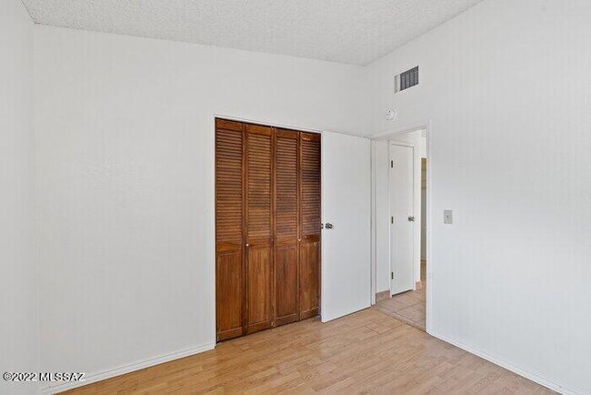 Building Photo - 7221 S Camino Alegre