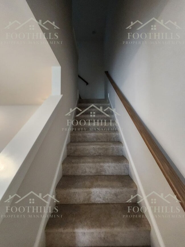 Building Photo - 253 Silo Rdg Dr