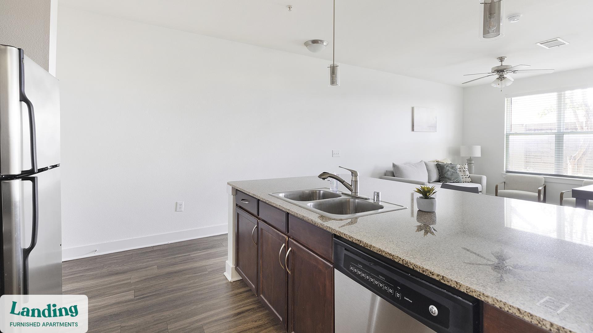 Building Photo - 7373 Valley View Ln